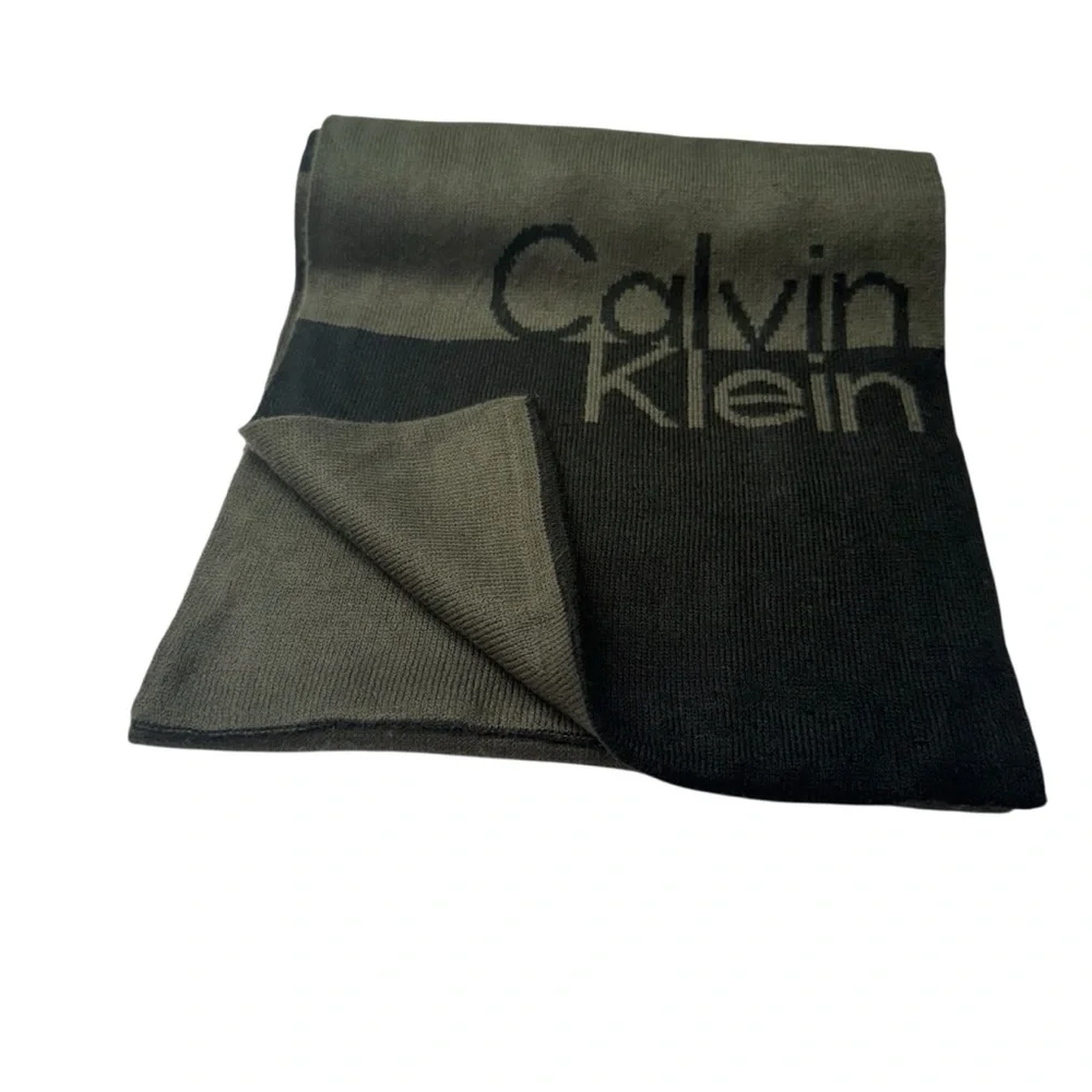 Calvin Klein Reversible Knit Logo Scarf Brand Name in Bold Letters Green & Black
